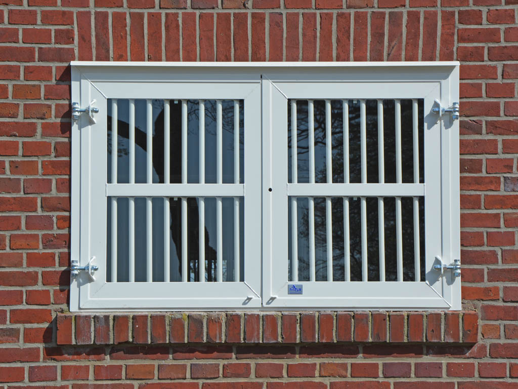 horse pferdesportsysteme fenster 027 zweifluegeliges stallfenster schutzgitterfenster sprossenfenster