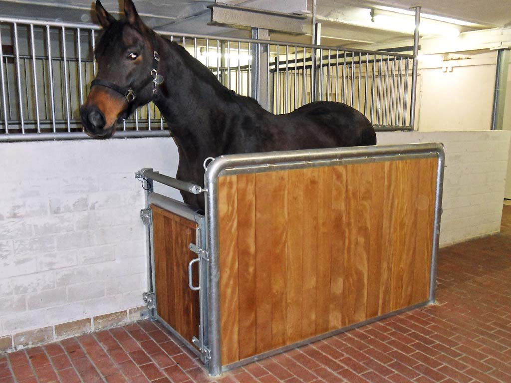 horse pferdesportsysteme zubehoer 013 pferdeuntersuchungsstand mit sicherheitsverschluss
